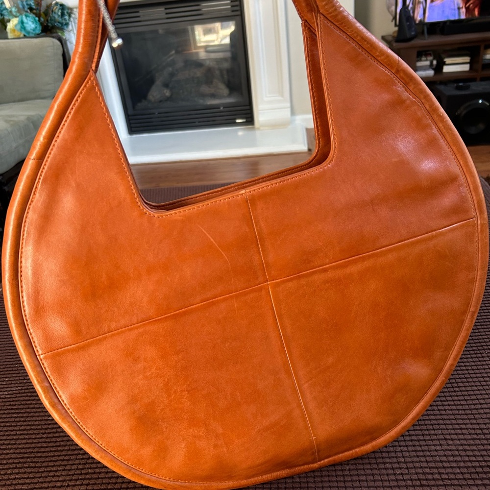 New W/O tags Anthropologie Julien Large Round Leather Tote